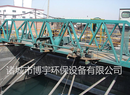 博宇環(huán)保-桁車式提耙刮泥機(jī).jpg 博宇環(huán)保-桁車式提耙刮泥機(jī).jpg