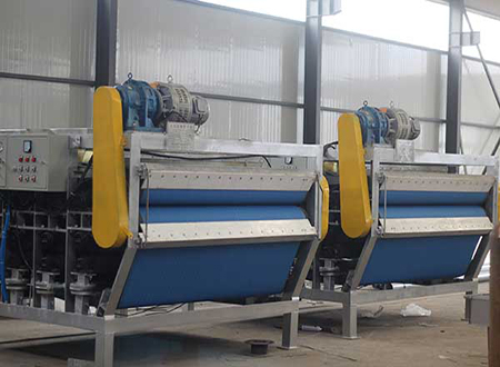 博宇環(huán)保-帶式污泥壓濾機.jpg 博宇環(huán)保-帶式污泥壓濾機.jpg