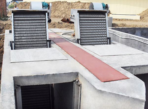 博宇環(huán)保-回轉式格柵除污機.jpg 博宇環(huán)保-回轉式格柵除污機.jpg