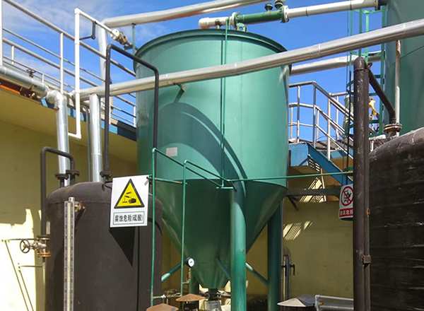 博宇環保-豎流式溶氣氣浮機.jpg 博宇環保-豎流式溶氣氣浮機.jpg